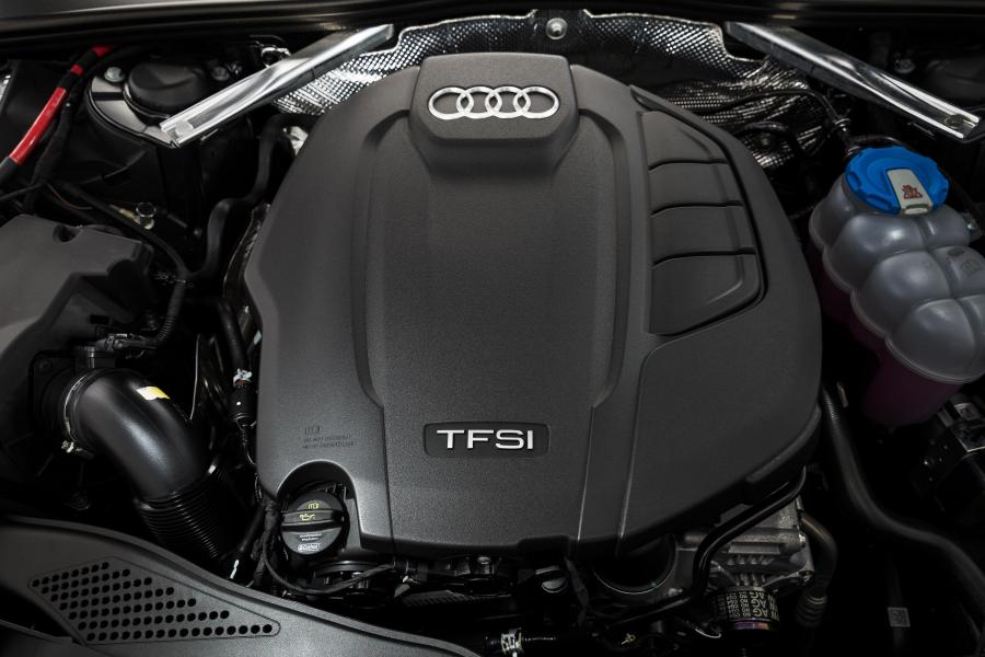 Моторный отсек Audi A4 2.0 TFSI (B9) 2016 года  (LA) (фото 26 из 30)